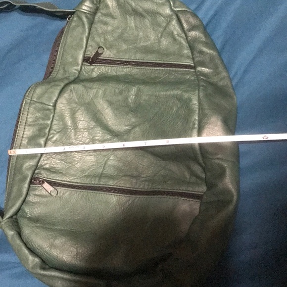 EUC-GREEN GENUINE LEATHER SHOULDER ONE STRAP BAG - Picture 8 of 8